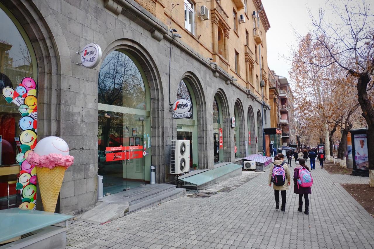 Abovyan 36 Apt & Tour Erevan Exterior foto